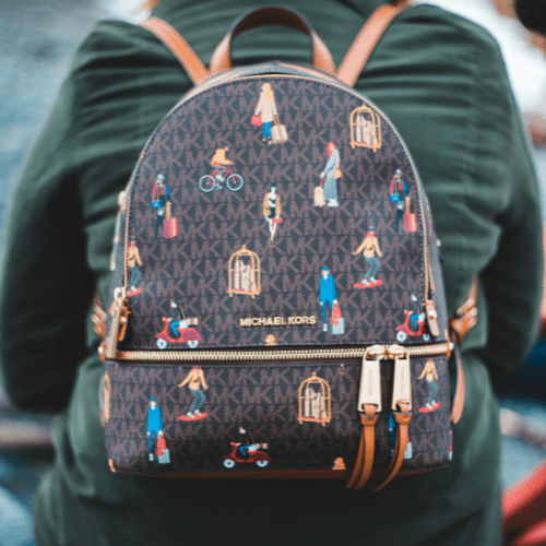 Use bags or purses with zippers